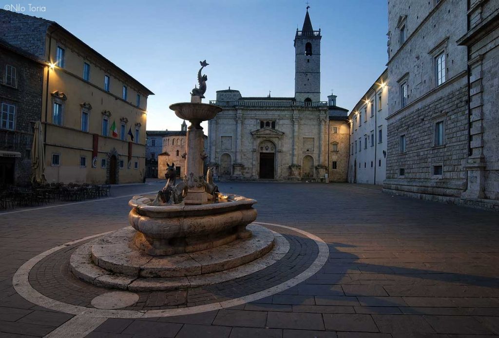 Ascoli Piceno - Piazza Arringo