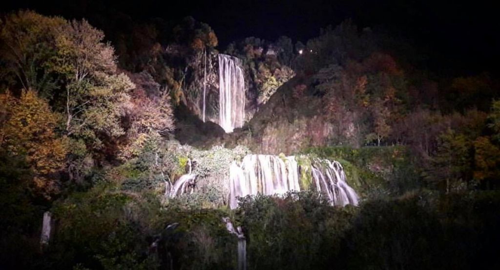 Cascata Marmore di Notte