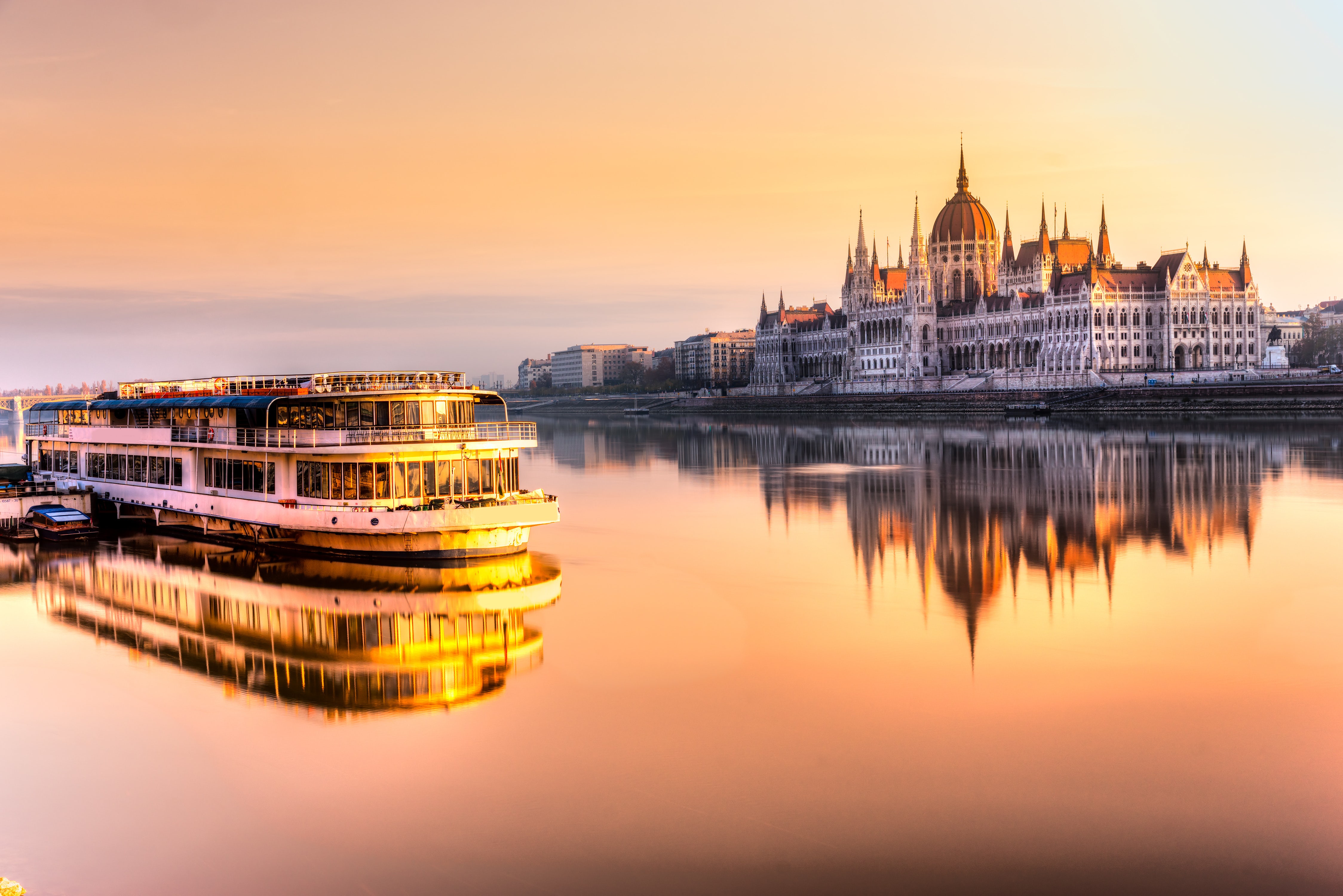 Budapest, giro in battello sul Danubio