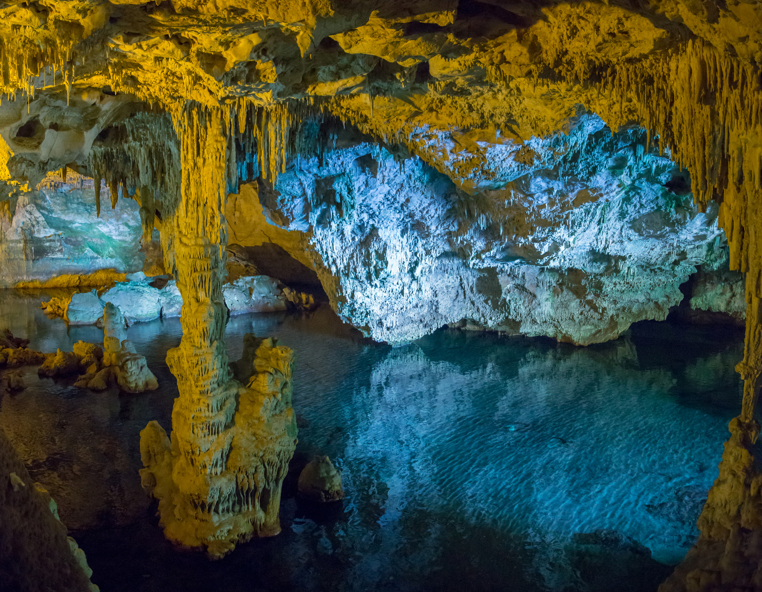 Grotte e promontori