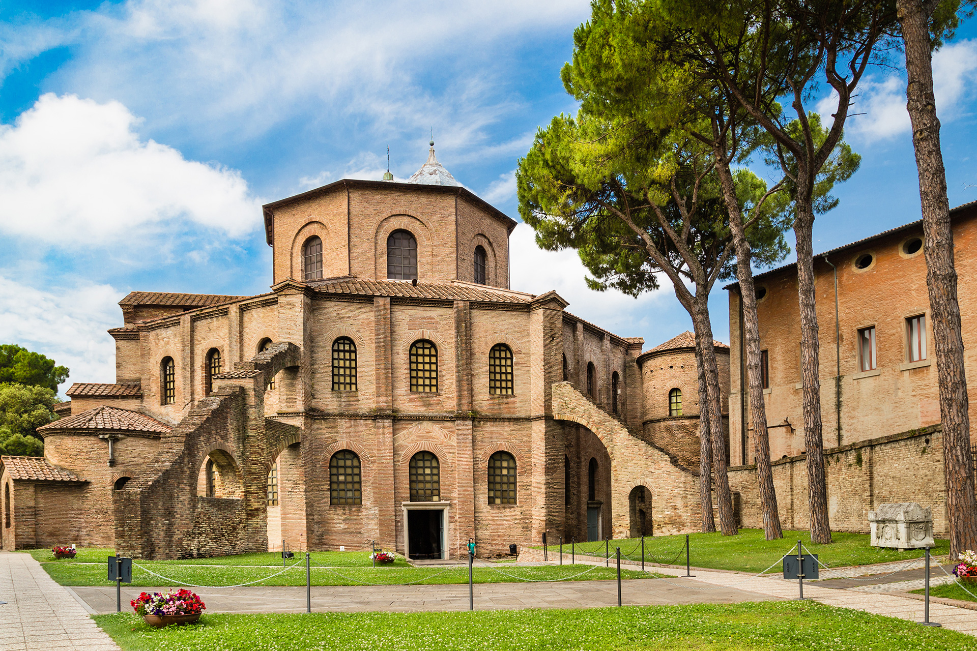 Mausolei e chiese