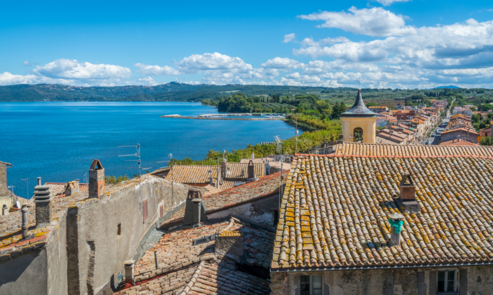 Lago di Bolsena, Grotte di Castro